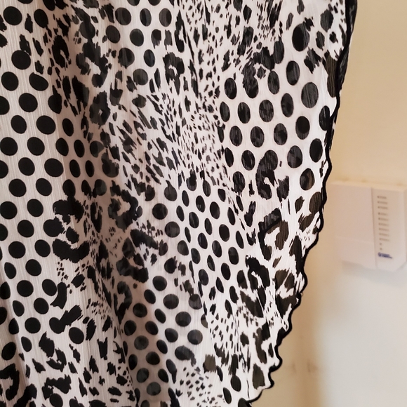 Sharagano Black Sleevele Blouse/Sheer Cape M - Picture 4 of 7